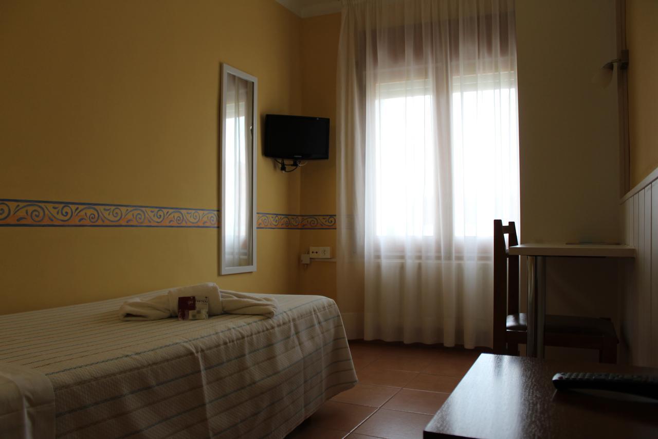 Hostal Fabrellas Caldes de Malavella Quarto foto