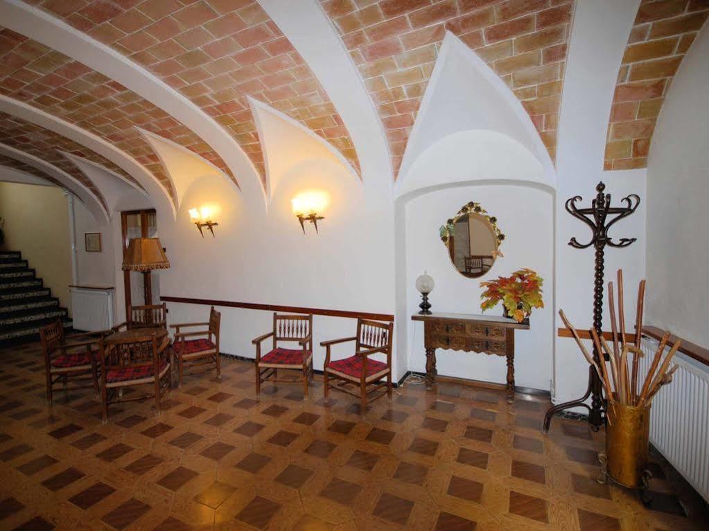 Hostal Fabrellas Caldes de Malavella Exterior foto